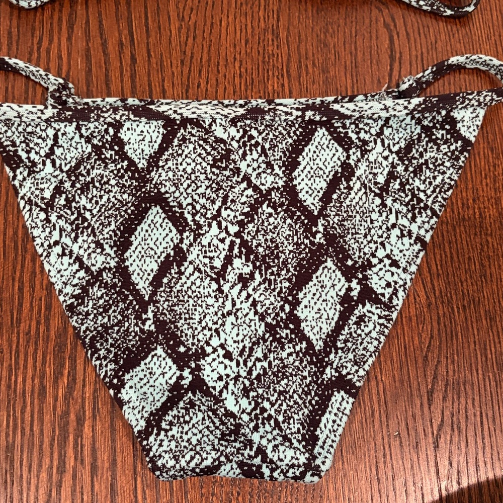 Solid & stripe womens bikini - Picture 5 of 8